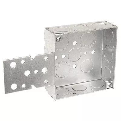 Southwire Garvin 4 Square Junction Box 1-1/2 Inch Deep With Horizontal Wood Spike Bracket (52151-B)